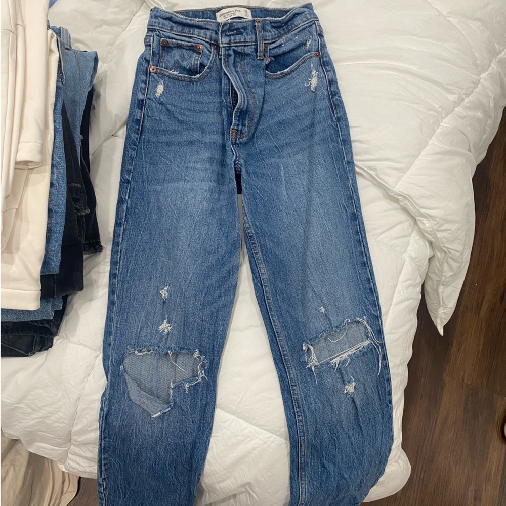Abercrombie and fitch 90’s straight ultra high rise! Like new condition!